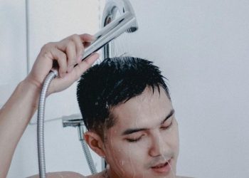 10 Manfaat Mandi Air Hangat untuk Tubuh: Lebih dari Sekadar Relaksasi