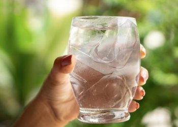 Dampak Minum Air Dingin Ketika Cuaca Panas
