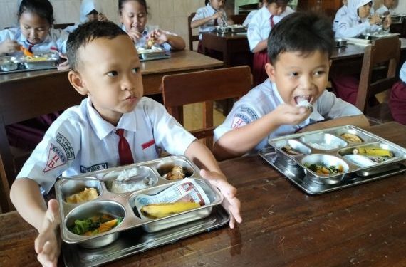 Program Makan Bergizi Gratis Prabowo Butuh Tambahan Anggaran Rp 100 Triliun
