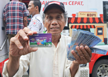 Cek Syarat Klaim Bansos KLJ Rp600 Ribu untuk Lansia