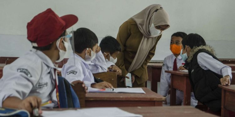 Mulai Disalurkan Juli 2025 BLT untuk Guru Honorer: Ini Besaran, Syarat, dan Mekanismenya