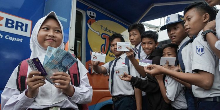 Cek Rekening Anda! Bantuan Program Indonesia Pintar (PIP) Cair Juni 2025 melalui Bank BNI, BSI, dan BRI