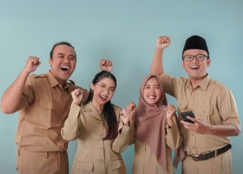 Bocoran kenaikan gaji PNS 2025! Simak golongan mana yang mendapat kenaikan terbesar, rincian gaji pokok, dan tunjangan tambahan agar penghasilan PNS lebih maksimal."